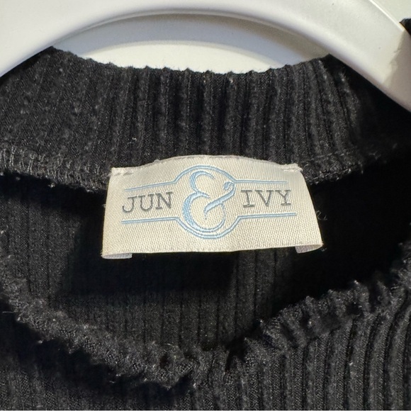 June & Ivy Black Ribbed Tank Top - Picture 2 of 3